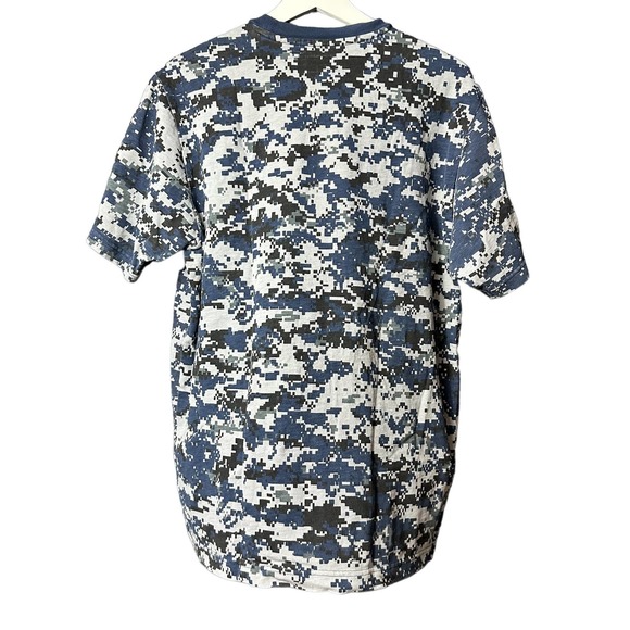 Supreme Men's Navy Digi Camo Short Sleeve Pocket Tee Size Large - Picture 2 of 8